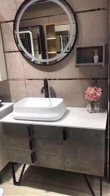 Governi di vanità del bagno del bagno del lavandino della fattoria con le cime sopra il bacino del contatore